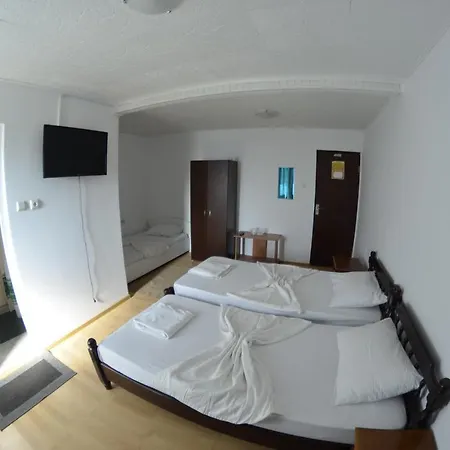 Guest house De Inchiriat -complex Turistic Foisor