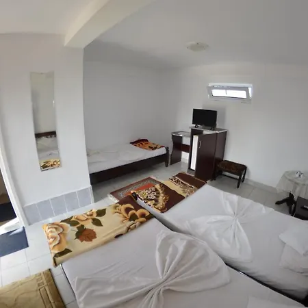 Casa de hóspedes De Inchiriat -complex Turistic Foisor 2*