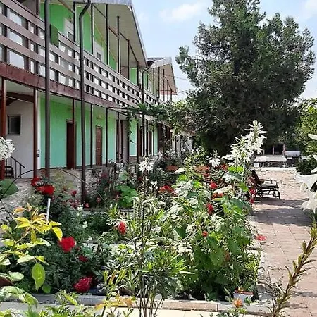De Inchiriat -complex Turistic Foisor 2*